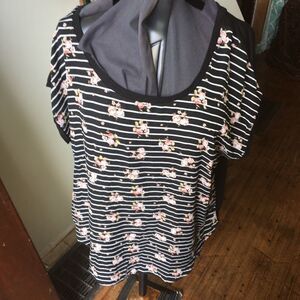 Floral striped Torrid tee with solid black back